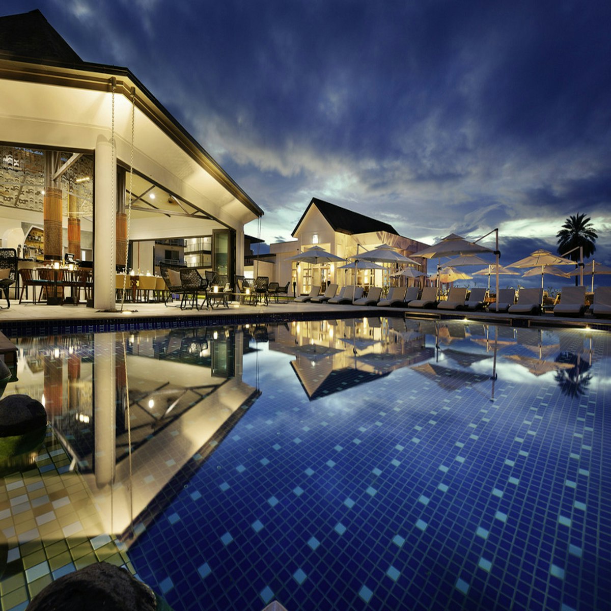 Rooms and Suites